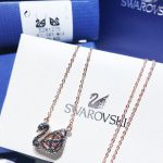 Swarovski Dây Chuyền Vàng Hồng Facet Swan Thiên Nga Màu Đen 5281275