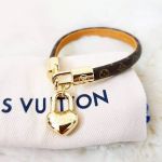 Louis Vuitton Monogram Charm Hình Trái Tim Màu Vàng M6451F