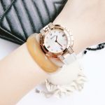 Bulova Rubaiyat Diamond Mặt Tròn Màu Bạc Viền Vàng Hồng Dây Da Màu Trắng 98R243