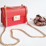 Charles & Keith Textured Boxy Chain Màu Đỏ Dây Xích Màu Vàng CK2-80700972-3