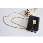 Charles & Keith Textured Boxy Chain Màu Đen Dây Xích Màu Vàng CK2-80700972-3