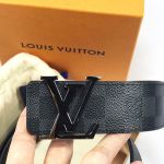 Louis Vuitton Initiales Reversible Xoay Hai Mặt Đen Và Kẻ Ô M0213U