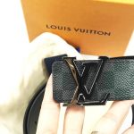 Louis Vuitton Initiales Reversible Xoay Hai Mặt Đen Và Kẻ Ô M0213U
