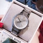 Michael Kors Gabbi Mặt Tròn Đính Đá Dây Kim Loại Màu Bạc MK3984