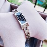 Gucci G Link Mặt Chữ Nhật Màu Đen Dây Kim Loại Màu Bạc YA110526