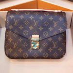 Louis Vuitton Pochette Metis Monogram M44875