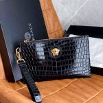 Versace Medusa Mock Croc Clutch Màu Đen Vân Cá Sấu