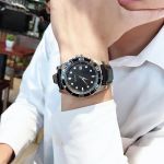 Bulova Classic Sport Mặt Tròn Dây Da Màu Đen Lịch Ngày 98B275