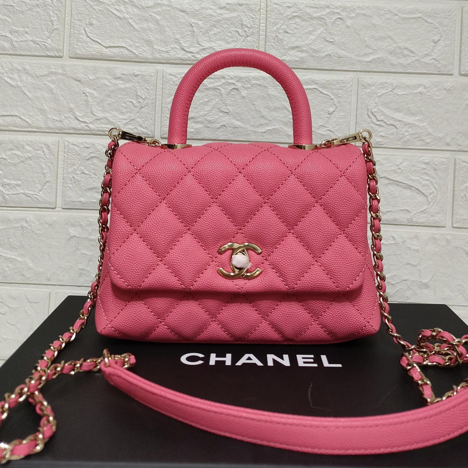 Coco Chanel Số 5 Mademoiselle Nước Hoa  Sơn màu hồng nước hoa Chanel png  tải về  Miễn phí trong suốt Màu Hồng png Tải về