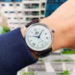 Orient Bambino Automatic Mặt Tròn Màu Trắng Dây Da Màu Nâu Lịch Ngày AC00009W